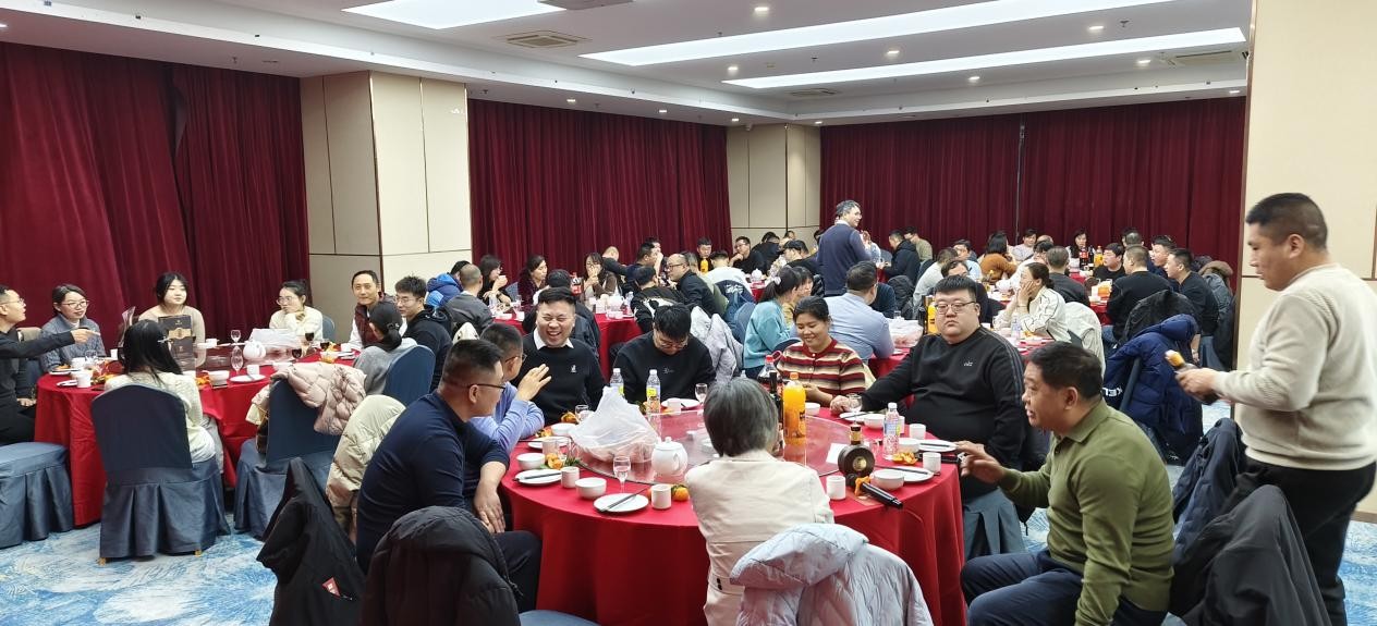 晚宴现场.jpg 晚宴现场.jpg